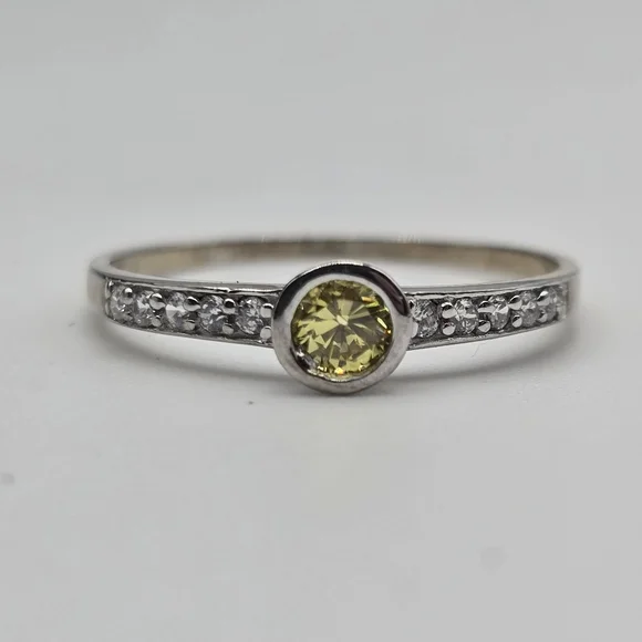 Sterling Silver Ring With Yellow Stone - Picture 2 of 8